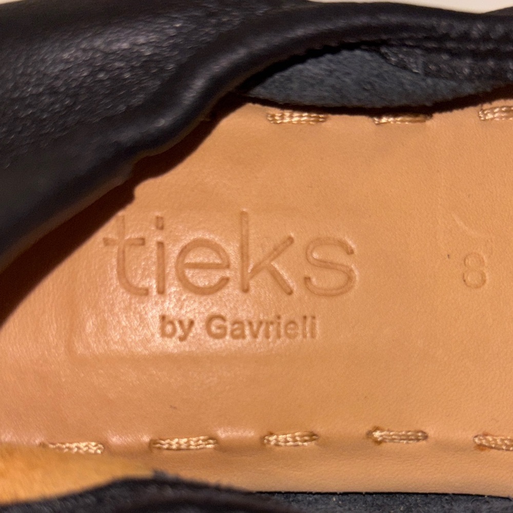 EUC Tieks Black Leather Foldable Ballet Flats - Picture 2 of 6